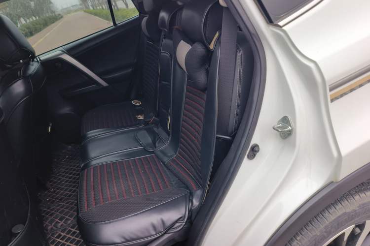 Used Toyota RAV4 2016 2.0L CVT Two-Wheel Drive Fashion Edition China V Standard