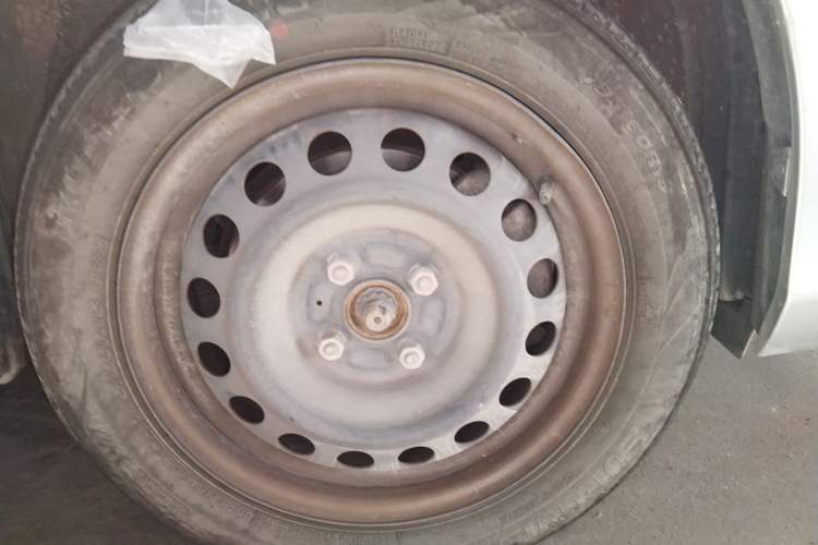 Used Toyota Vios 2021 1.5L Manual Trend Edition Right Front Wheel Hub