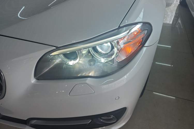 Used BMW 5 Series 2017 528Li Leading Model
