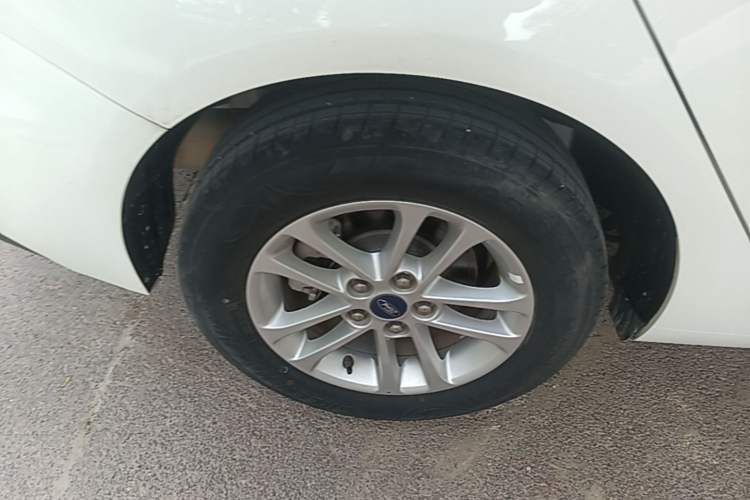 Used Ford Escort 2019 Facelifted 1.5L Automatic ZhiXiang Version (Tire Pressure Monitoring) China V Standard