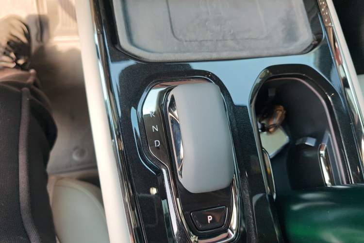 Used Zeekr 009 2024 7-Seater Walk-Through Version Four-Wheel Drive 108 kWh