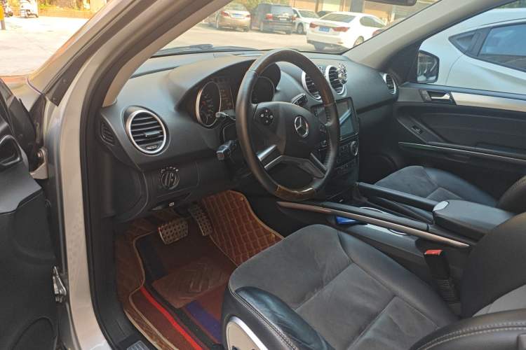 Used Mercedes-Benz M-Class 2010 ML 300 4MATIC Driver Seat