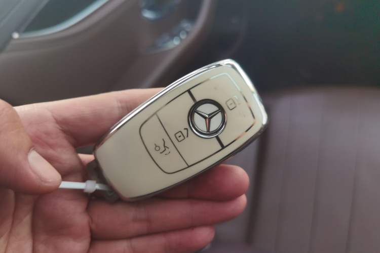 Used Mercedes-Benz E-Class 2019 Facelifted E 300 L Stylish Version Vehicle Key