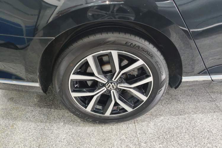 Used Volkswagen Magotan 2020 330TSI DSG Leading Model Right Rear Wheel Hub