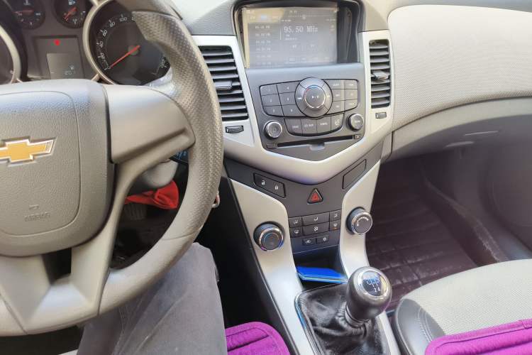 Used Chevrolet Cruze 2014 1.6L SL Millionth Anniversary Edition MT
