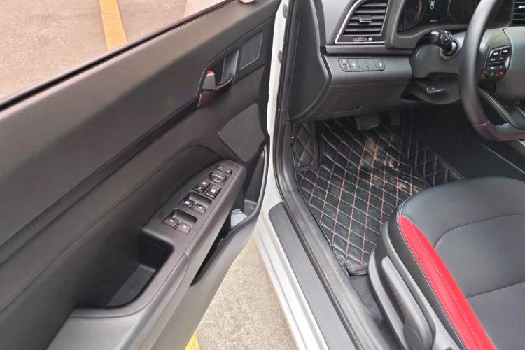 Used Hyundai Elantra (6th Generation / Lingdong) 2018 1.4T Dual-Clutch Xuan Dong · Dynamic Edition Driver Seat