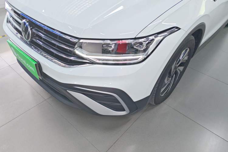 Used Volkswagen Tiguan L 2023 330TSI Automatic Two-Wheel Drive Smart Edition Left Front Headlight