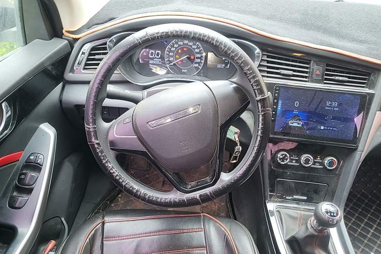 Used Venucia D60 2019 100 000-Yuan Glory 1.6L XE Manual – Chenxiang Edition China VI
