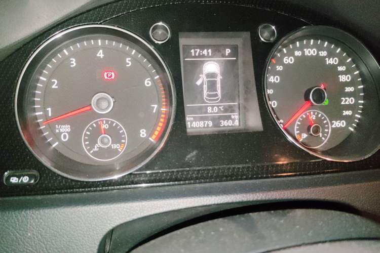 Used Volkswagen Magotan 2012 Revised 1.8TSI Luxury Version Odometer Close Up