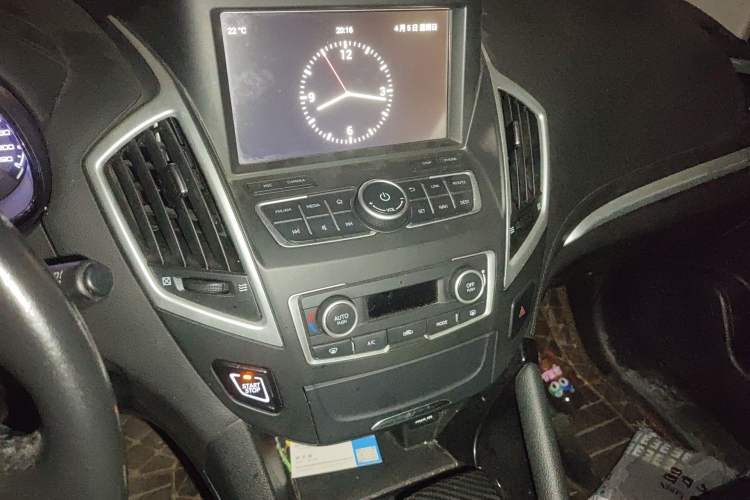 Used Dongfeng Aeolus AX7 2016 2.0L Automatic Zhiyi Trim