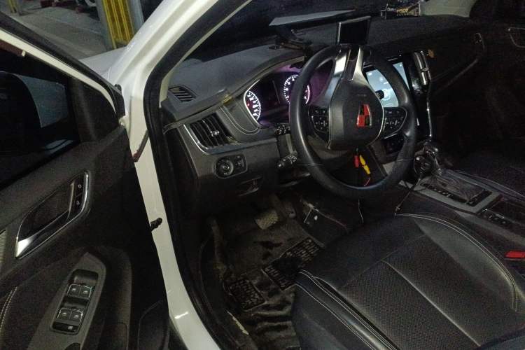 Used Roewe RX5 2018 20T Two-Wheel Drive Automatic Internet Smart Edition
