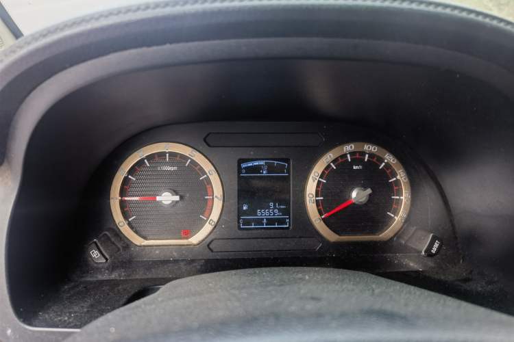 Used FORTHING Lingzhi 2019 M5L 2.0L 9-Seater Comfort Model Instrument Cluster