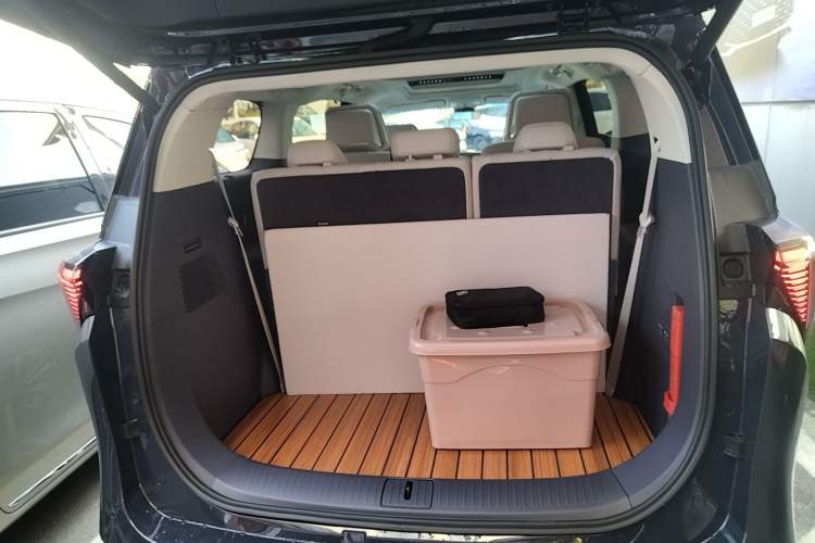 Used Buick GL8 New Energy 2026 Model Lu Zun Luxury Edition Trunk