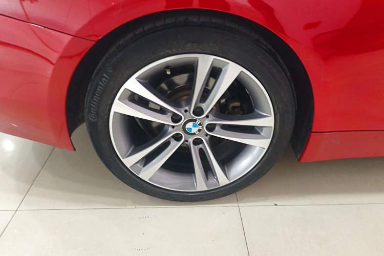 Used BMW 4 Series 2014 420i Convertible Sports Design Package Right Rear Wheel Hub