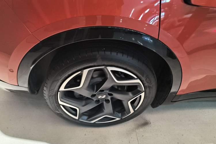 Used ONVO L60 2024 60 kWh Rear-Drive Version