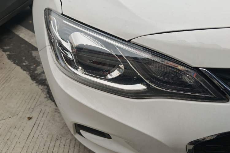 Used Chevrolet Cavalier 2019 325T Dual-Clutch Xinyue Edition Right Front Headlight