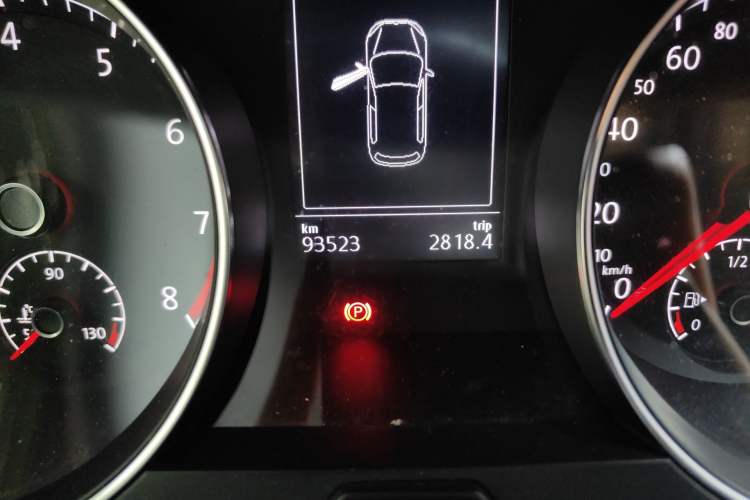 Used Volkswagen Golf 2016 230TSI Automatic Luxury Version
