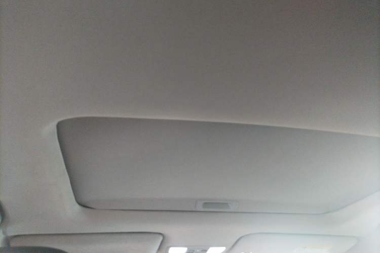 Used Honda Jade 2017 1.8L automatic Comfort version 5 seats Headliner