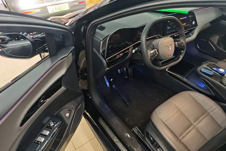 Used Hongqi EH7 2024 690 Pro
