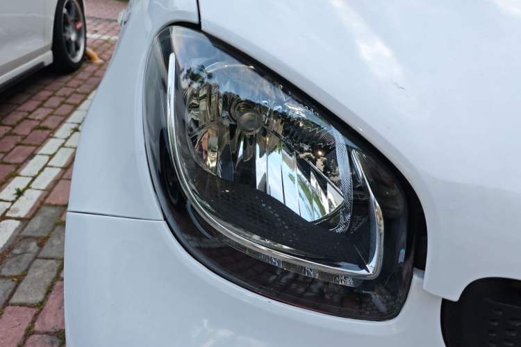 Used smart forfour 2016 1.0L 52 kW Dynamic Edition
