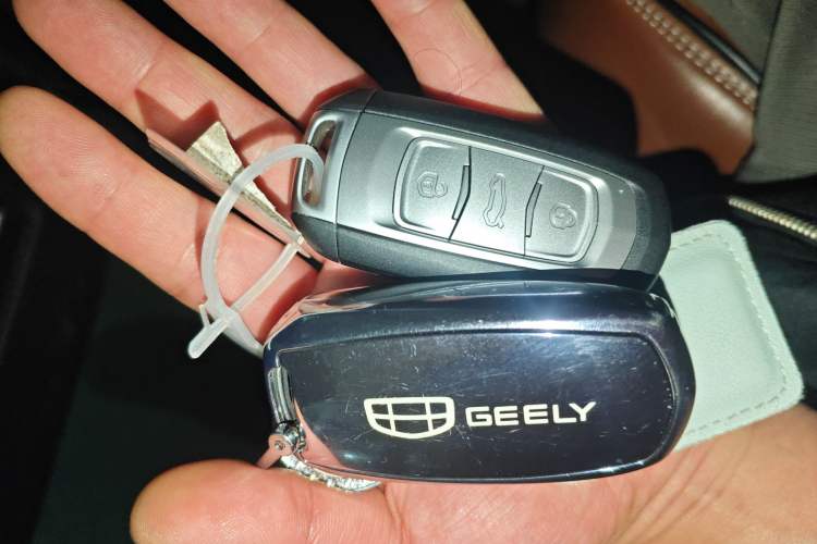 Used Geely Auto Emgrand X7 Sport 2022 1.8TD DCT Zhiya Trim
