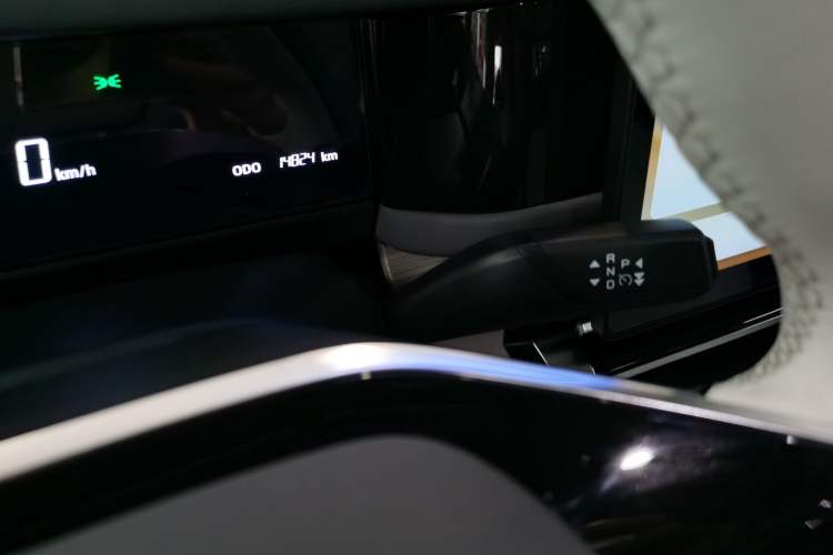 Used iCAR 03 2024 401km Two-Wheel Drive Standard Advanced Version Gear Lever