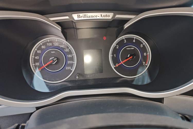 Used Brilliance V3 2015 1.5L Manual Base Version