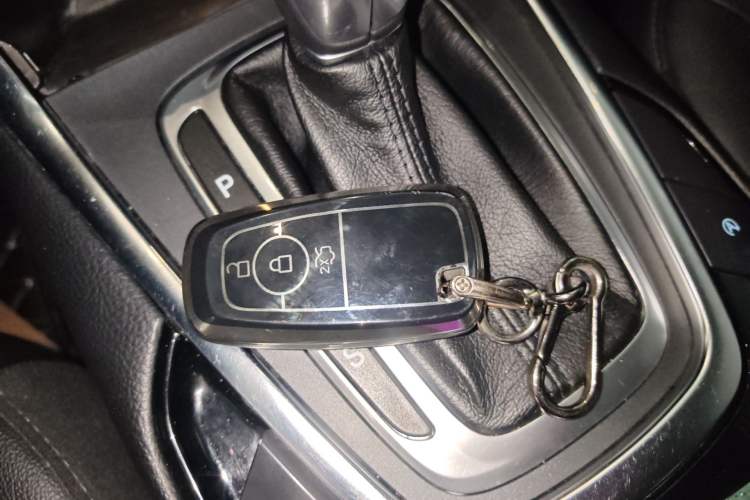 Used Ford Edge 2018 EcoBoost 245 Two-Wheel-Drive Titanium 7-Seater China VI Standard