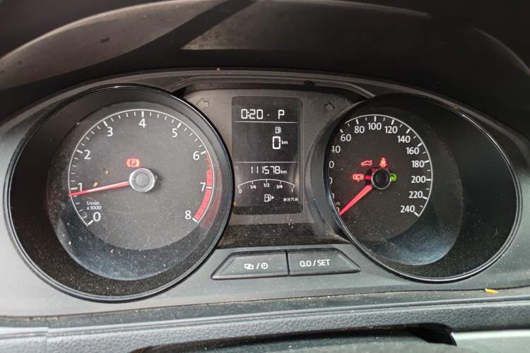 Used Volkswagen Lavida 2015 1.6L Automatic Fashion Edition Instrument Cluster