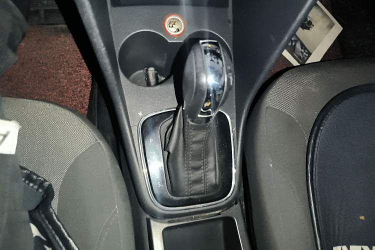 Used Volkswagen Polo 2016 1.6L Automatic Comfort Model
