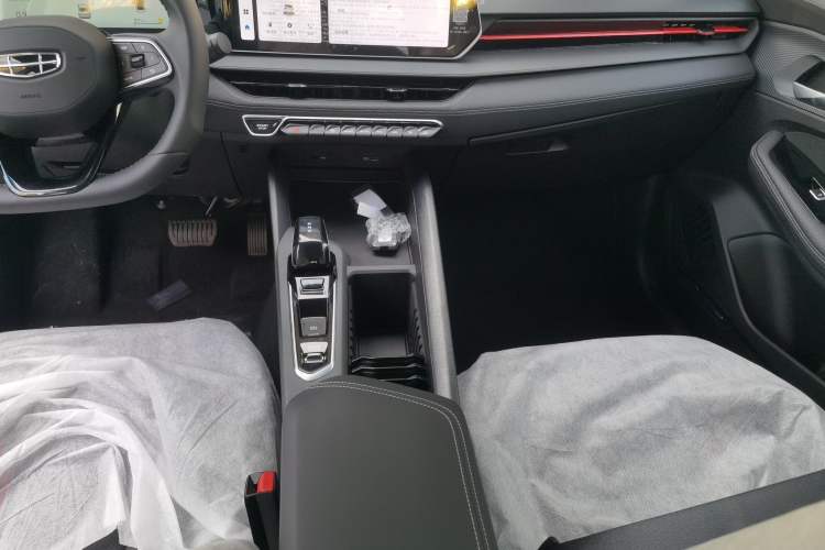 Used Geely Auto Binray 2024 Binrui COOL 1.5T DCT Longteng Edition Gear Lever