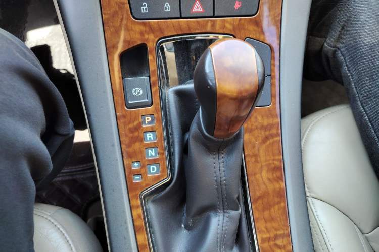 Used Buick LaCrosse 2012 2.4L SIDI Elegant Edition Gear Lever