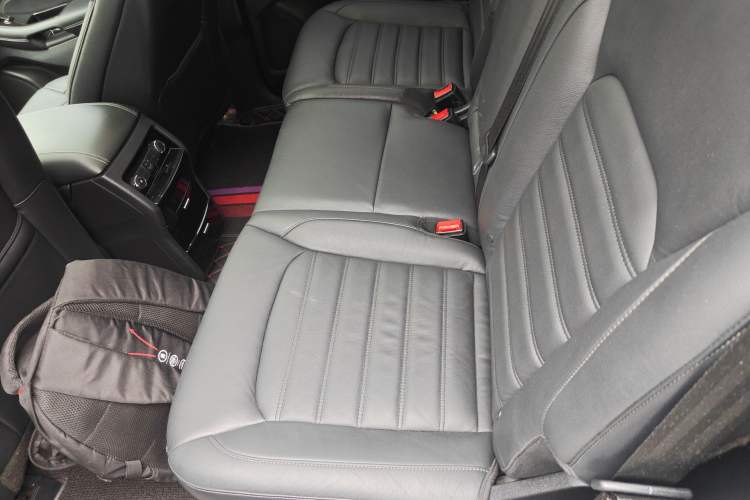 Used Ford Edge 2016 EcoBoost 245 Two-Wheel-Drive Titanium 7-Seater
