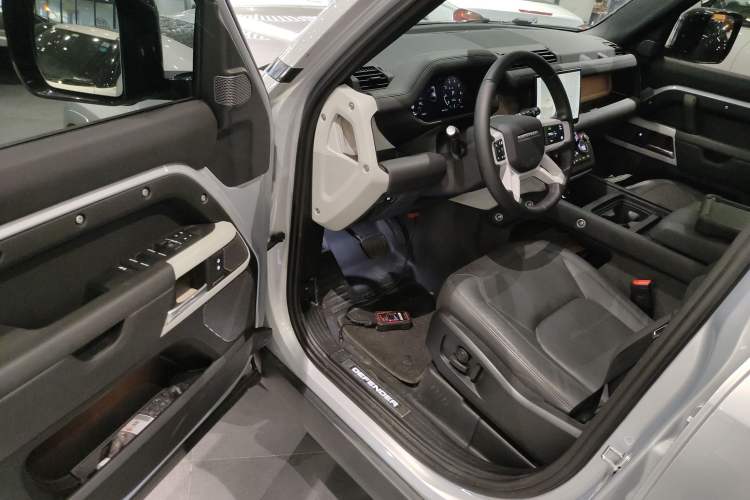 Used Land Rover Defender 2024 110 3.0T P400 XS
