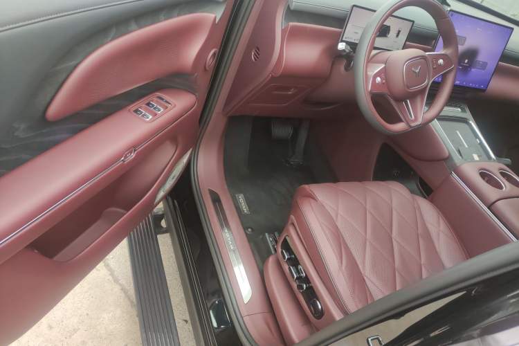 Used VOYAH Titan 2026 Model Max+ Driver Seat