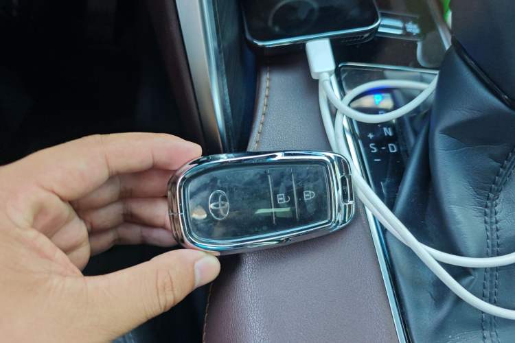 Used Toyota Harrier 2023 Dual-Engine 2.5L CVT Two-Wheel Drive Luxury Edition