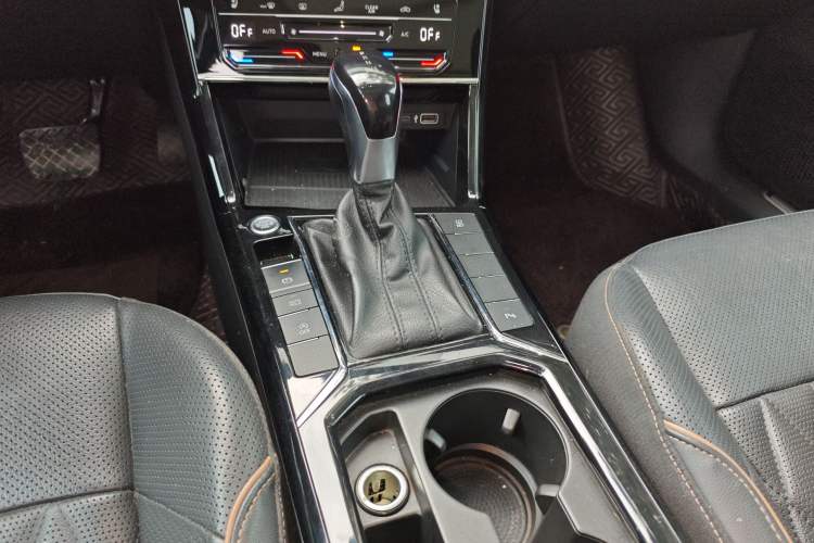 Used Volkswagen Passat 2020 330TSI Luxury Edition China VI