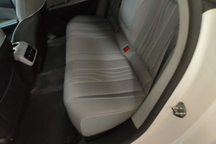 Used Geely Galaxy E8 2024 665 km Range Rear-Drive Starship Long-Range Version