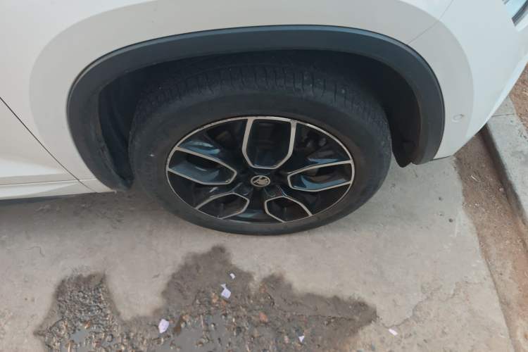 Used Skoda Kodiaq GT 2019 TSI330 Two-Wheel-Drive Luxury Edition China V Standard Right Front Wheel Hub