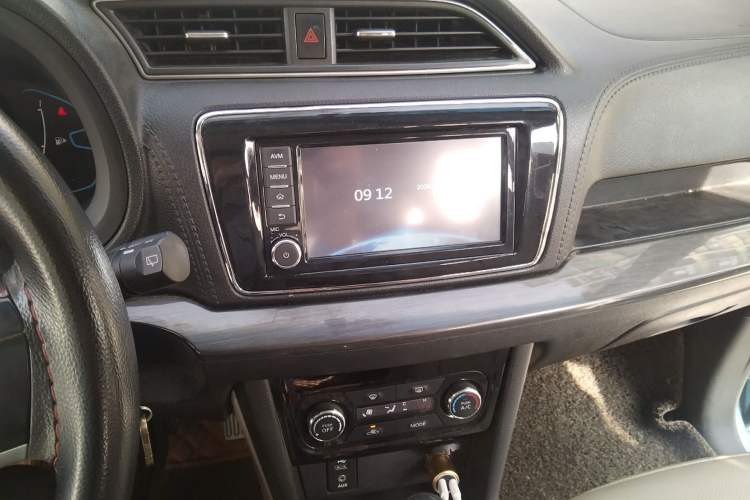 Used Venucia M50V 2017 1.6L XL CVT Luxury Edition
