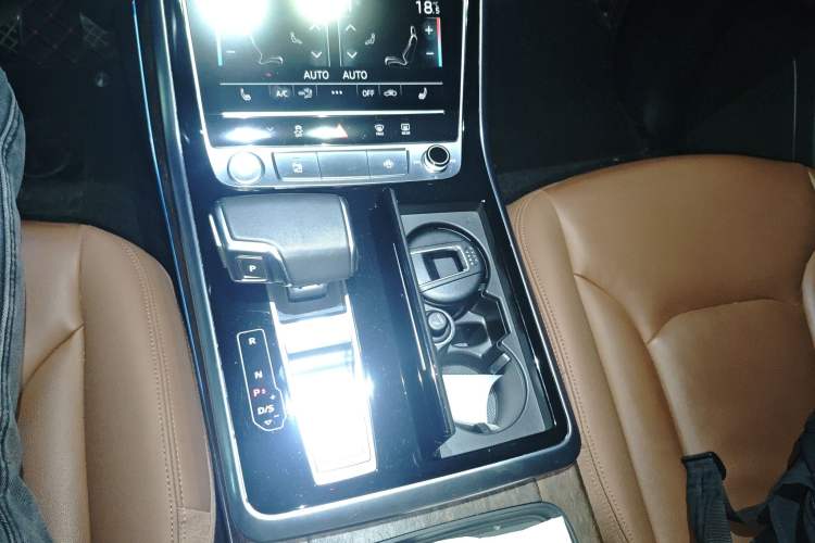 Used Audi Q7 2020 55 TFSI quattro S line sports model
