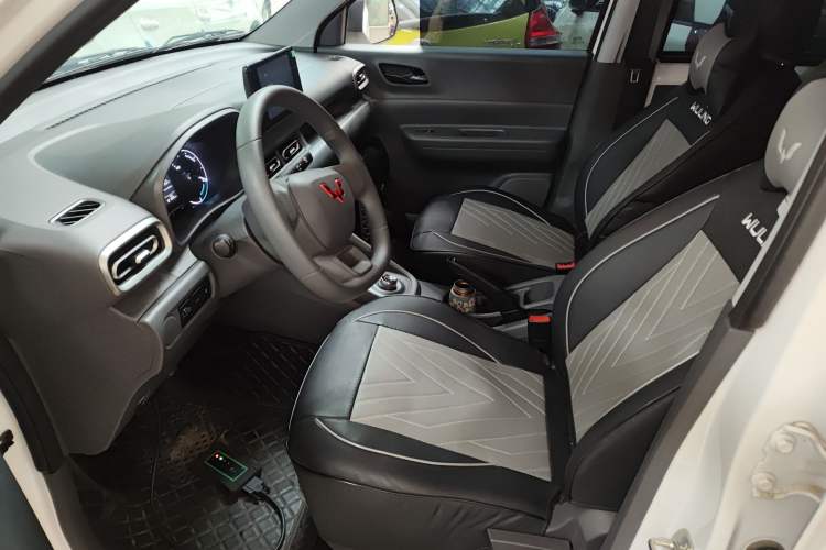 Used Wuling Hongguang New Energy 2024 All-Electric Model 300KM Standard Version Left Front Seat