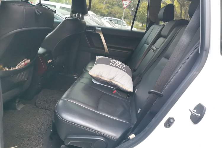 Used Toyota Prado 2014 4.0L Automatic TX-L NAVI
