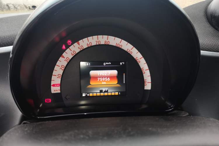 Used smart forfour 2016 1.0L 52 kW Passion Edition Instrument Cluster