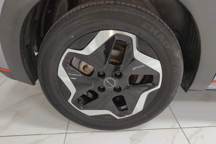 Used BYD Dolphin 2021 405 km Fashion Edition Right Rear Wheel Hub