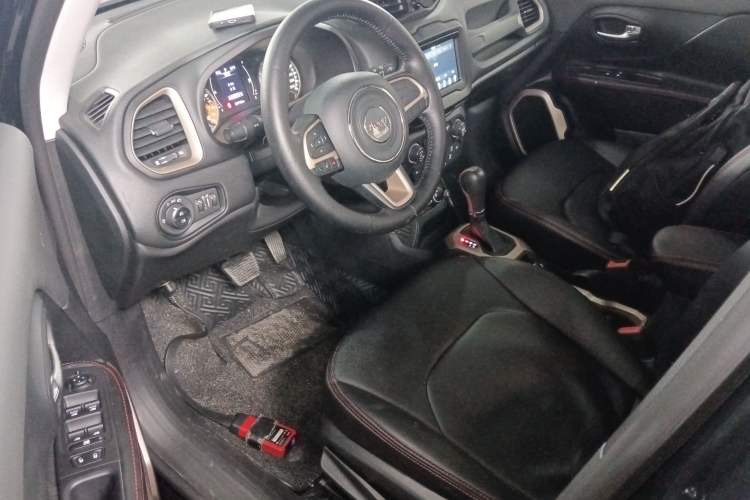 Used Jeep Renegade 2018 Connected Large Screen Version 180T Automatic High-Energy Edition