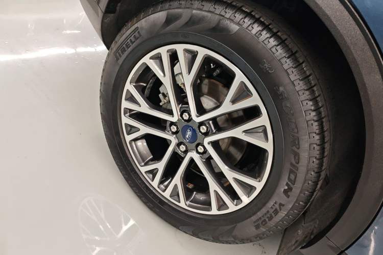 Used Ford Escape 2020 EcoBoost 245 Two-Wheel-Drive Titanium Edition Exterior 5