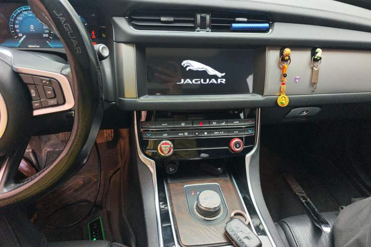 Used Jaguar XFL 2018 XFL 2.0T 250 PS Luxury Edition