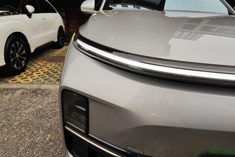 Used Li Auto L8 2023 Pro Model
