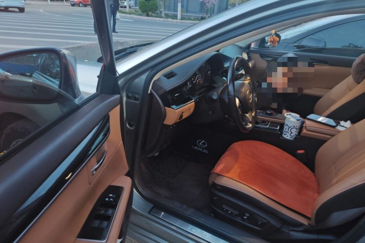 Used Lexus ES 2015 300h Comfort Edition Driver Seat